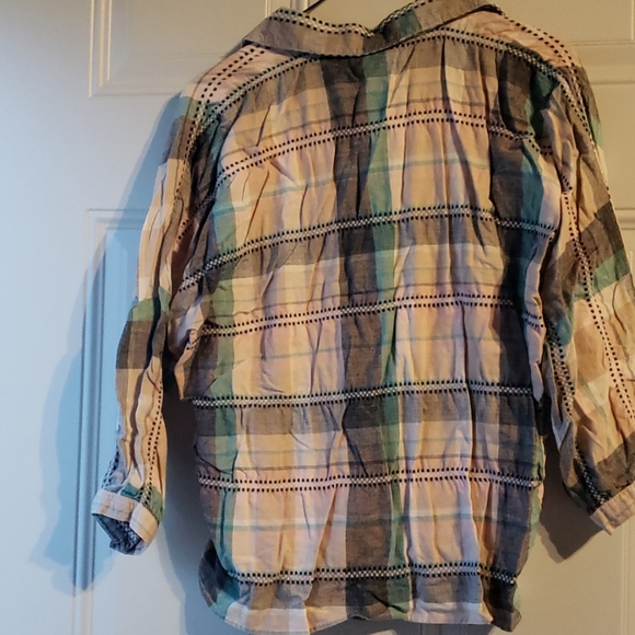 Button down top - Picture 2 of 4